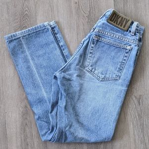 Vintage DKNY High Waisted Mom Jeans Lt Wash Sz 2